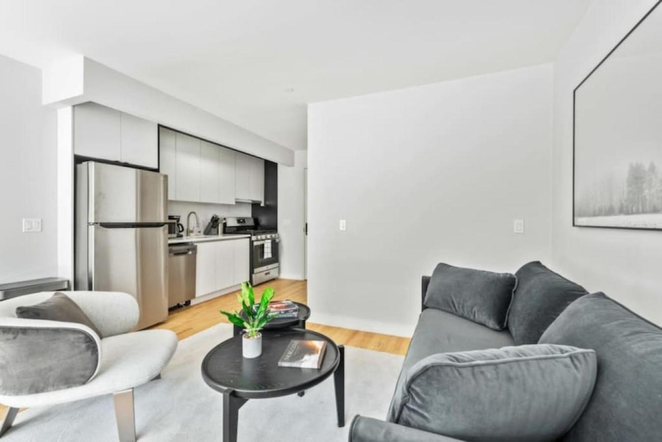 Luxe Studio With Charming Juliet Balcony Nova York Exterior foto