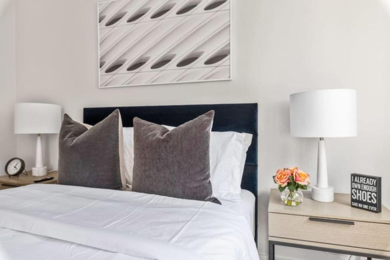 Luxe Studio With Charming Juliet Balcony Nova York Exterior foto