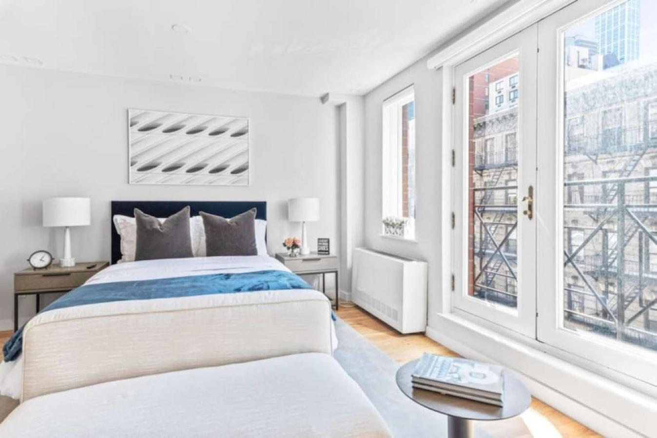 Luxe Studio With Charming Juliet Balcony Nova York Exterior foto